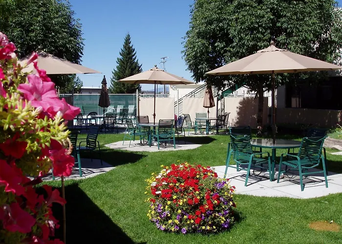 Casino hotel: Broadway Inn Conference Center